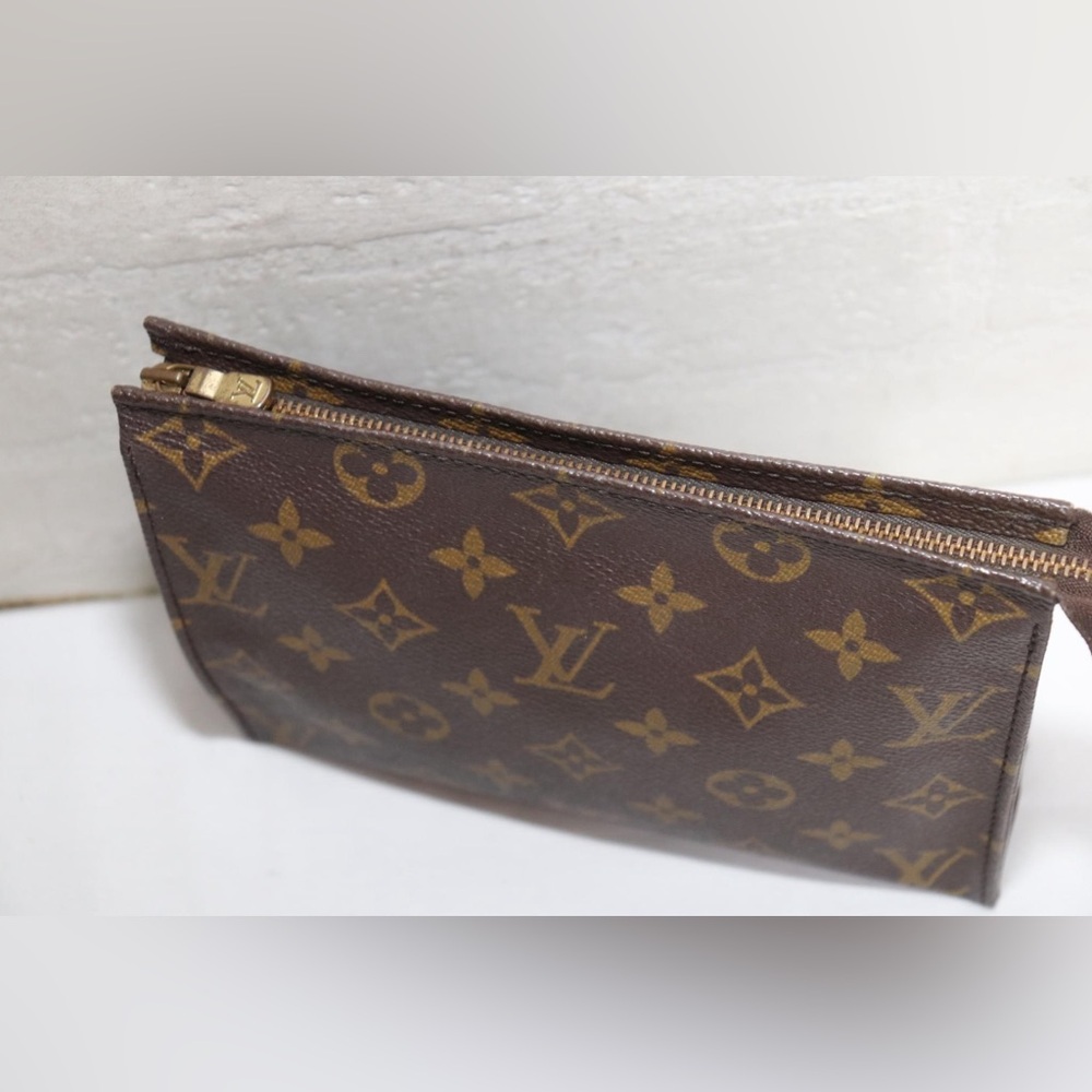 💖💯 Authentic LOuis Vuitton Monogram Toiletry 19 Cosmetic Pouch 💖